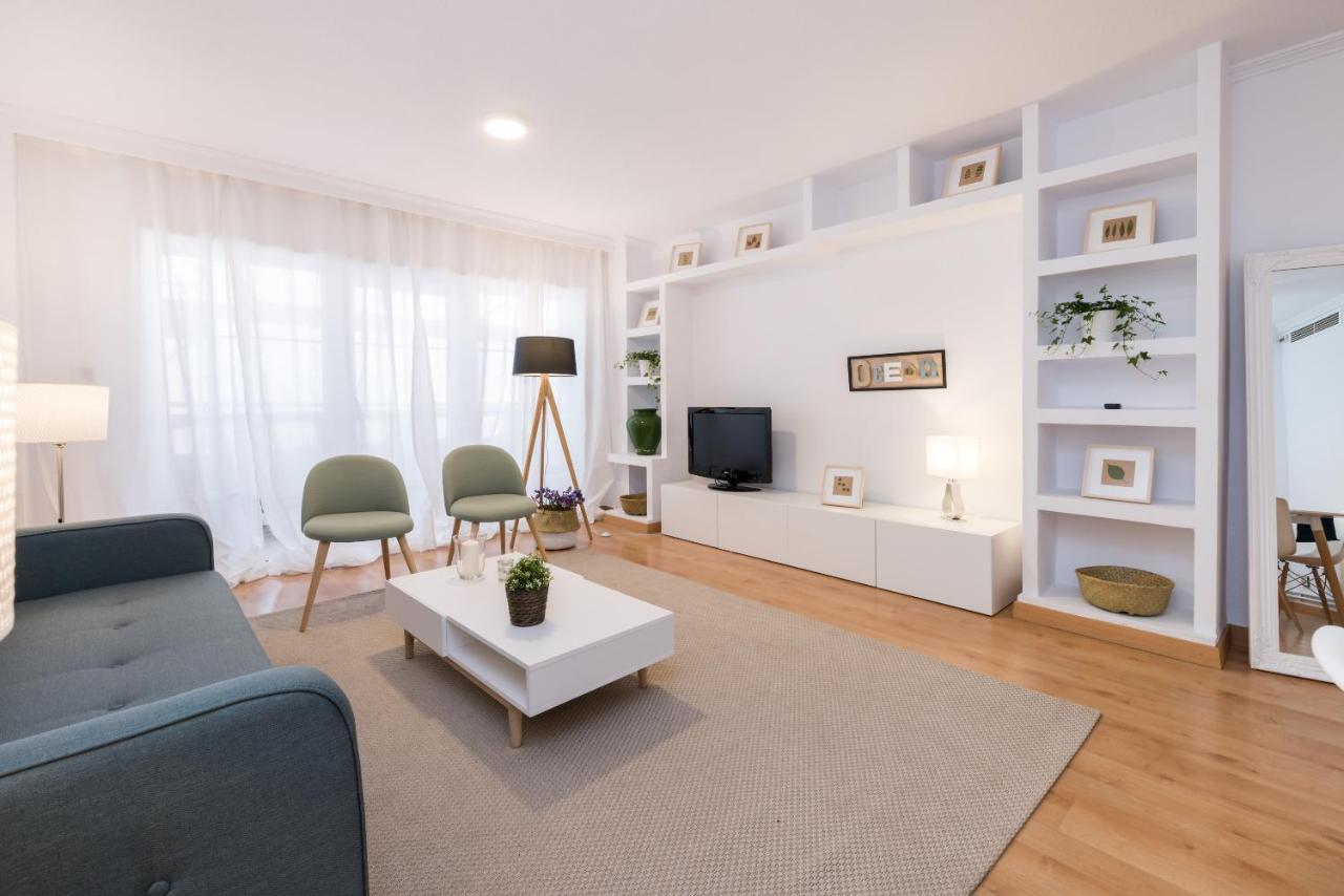 Apartamentos Paseo De La Farola マラガ エクステリア 写真